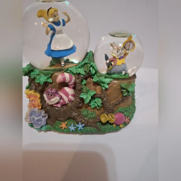 RARE, Enesco, Disney Alice in Wonderland Musical Double Snow Globe Music Works!